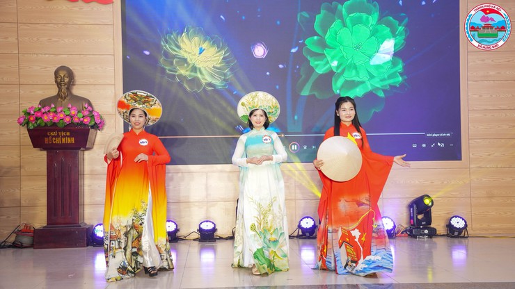 SÔI NỔI HỘI THI “PHỤ NỮ VIỆT NAM TÀI NĂNG – DUYÊN DÁNG” TẠI TRƯỜNG MẦM NON ĐỒNG QUANG A- Ảnh 7.