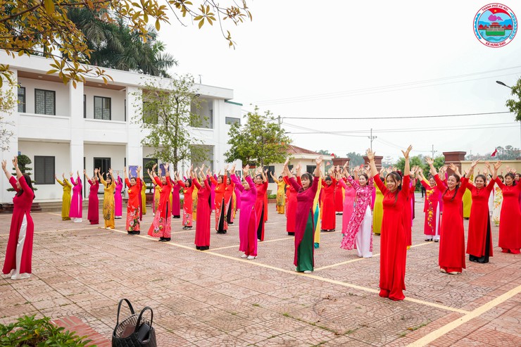 Hội LHPN xã Hưng Đạo tổ chức mít tinh kỷ niệm 116 năm Ngày Quốc tế Phụ nữ 8/3 và 1986 năm Khởi nghĩa Hai Bà Trưng- Ảnh 8.