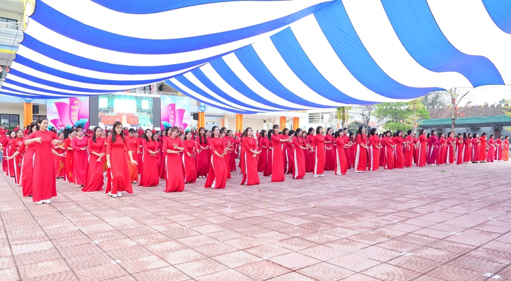 Xã Quốc Oai tổ chức chương trình "Phụ nữ Quốc Oai – Tự hào truyền thống, tự tin tỏa sáng" nhân kỷ niệm 116 năm Ngày Quốc tế Phụ nữ 8/3- Ảnh 21.