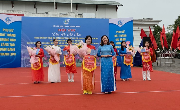 Hội Phụ nữ xã Bát Tràng tổ chức nhiều hoạt động chào mừng Ngày Quốc tế Phụ nữ 8-3- Ảnh 8.