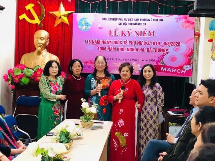 Các chi hội phụ nữ khu dân cư sôi nổi chào mừng kỷ niệm ngày Quốc tế Phụ nữ 8/3- Ảnh 3.