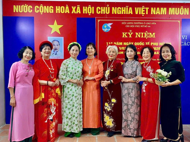 Các chi hội phụ nữ khu dân cư sôi nổi chào mừng kỷ niệm ngày Quốc tế Phụ nữ 8/3- Ảnh 4.