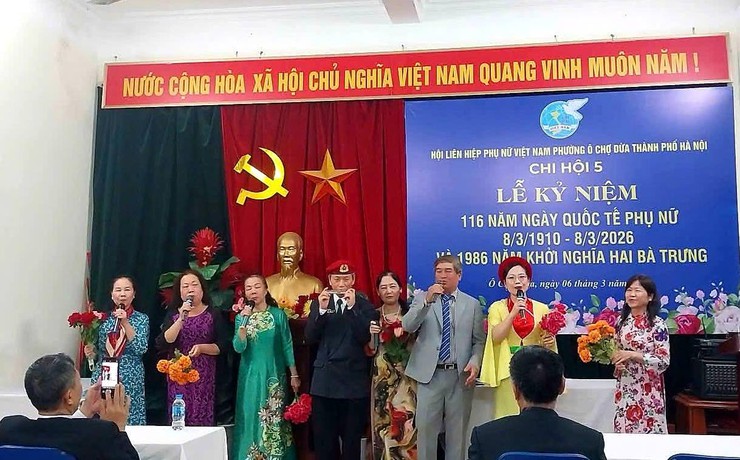 Các chi hội phụ nữ khu dân cư sôi nổi chào mừng kỷ niệm ngày Quốc tế Phụ nữ 8/3- Ảnh 5.