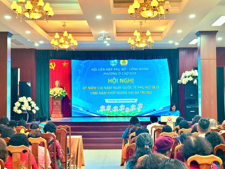 Phụ nữ Phường Ô Chợ Dừa : Rực rỡ sắc cờ tự hào- Kỷ niệm 116 năm ngày Quốc tế phụ nữ 8/3- Ảnh 1.