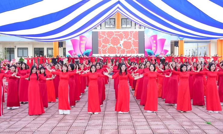 Xã Quốc Oai tổ chức chương trình "Phụ nữ Quốc Oai – Tự hào truyền thống, tự tin tỏa sáng" nhân kỷ niệm 116 năm Ngày Quốc tế Phụ nữ 8/3- Ảnh 22.