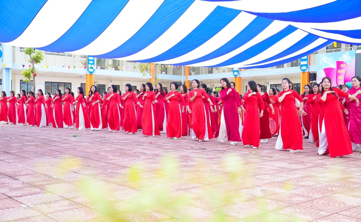 Xã Quốc Oai tổ chức chương trình "Phụ nữ Quốc Oai – Tự hào truyền thống, tự tin tỏa sáng" nhân kỷ niệm 116 năm Ngày Quốc tế Phụ nữ 8/3- Ảnh 23.