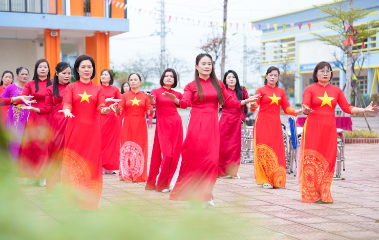 Xã Quốc Oai tổ chức chương trình "Phụ nữ Quốc Oai – Tự hào truyền thống, tự tin tỏa sáng" nhân kỷ niệm 116 năm Ngày Quốc tế Phụ nữ 8/3- Ảnh 25.