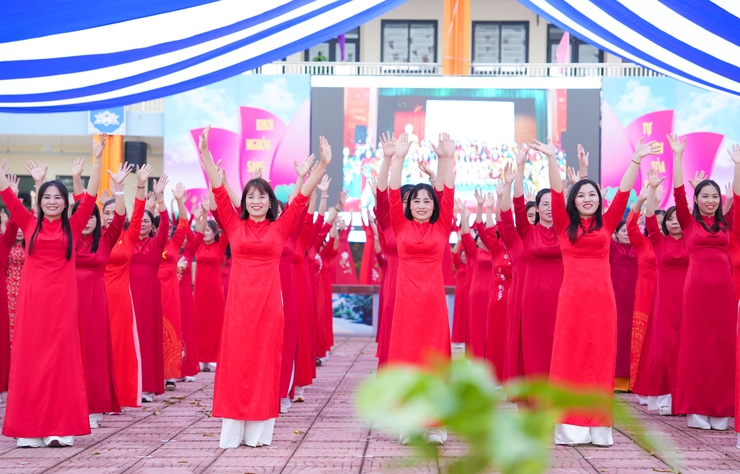 Xã Quốc Oai tổ chức chương trình "Phụ nữ Quốc Oai – Tự hào truyền thống, tự tin tỏa sáng" nhân kỷ niệm 116 năm Ngày Quốc tế Phụ nữ 8/3- Ảnh 27.