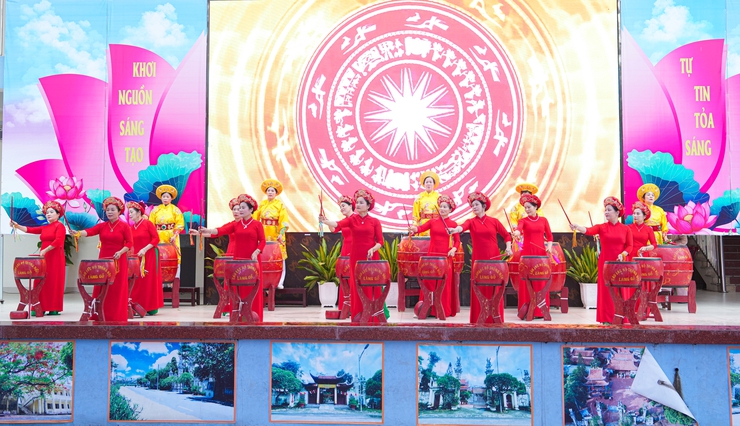 Xã Quốc Oai tổ chức chương trình "Phụ nữ Quốc Oai – Tự hào truyền thống, tự tin tỏa sáng" nhân kỷ niệm 116 năm Ngày Quốc tế Phụ nữ 8/3- Ảnh 33.