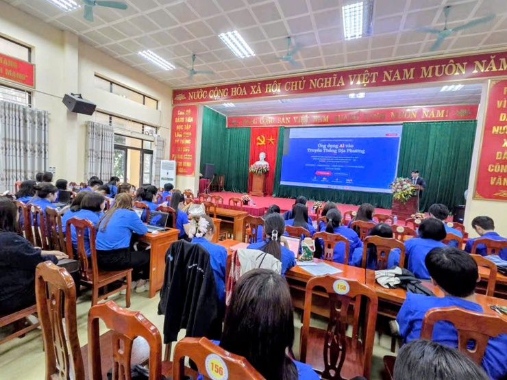 Tuổi trẻ Bình Minh chủ động bước vào không gian số: Tập huấn truyền thông số và ký kết chương trình phối hợp chuyển đổi số giai đoạn 2026 - 2031- Ảnh 7.