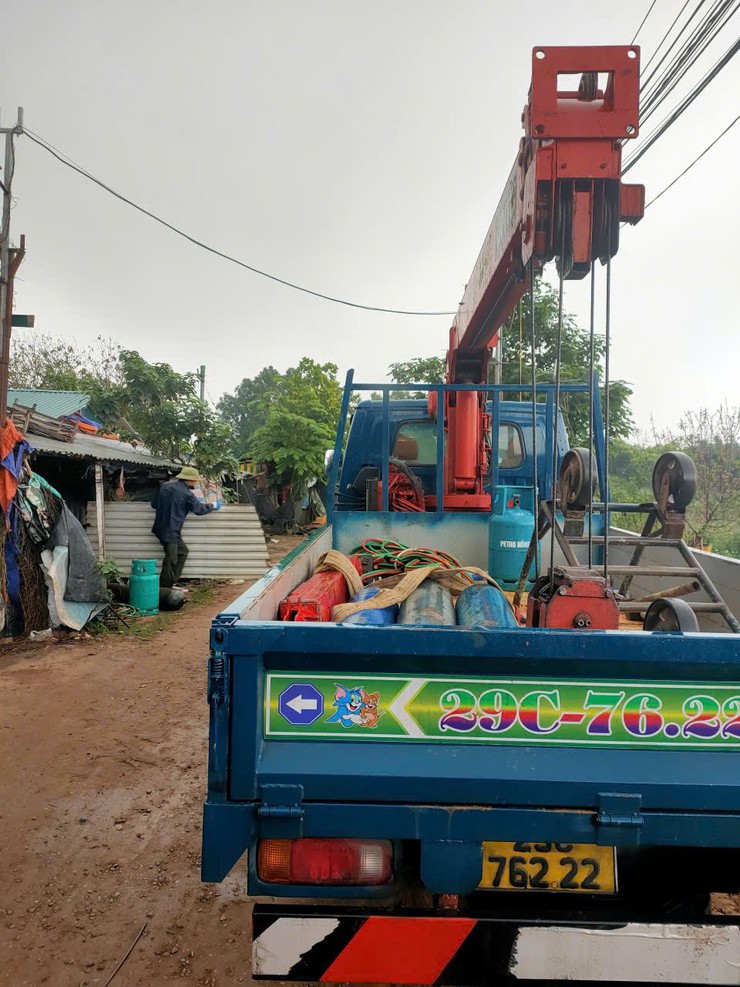 Phường Hồng Hà tiếp tục triển khai di dời các hộ tại khu vực bờ sông con phục vụ dự án cầu Tứ Liên- Ảnh 1.