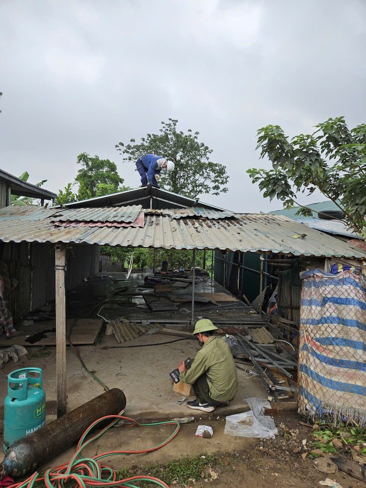 Phường Hồng Hà tiếp tục triển khai di dời các hộ tại khu vực bờ sông con phục vụ dự án cầu Tứ Liên- Ảnh 2.