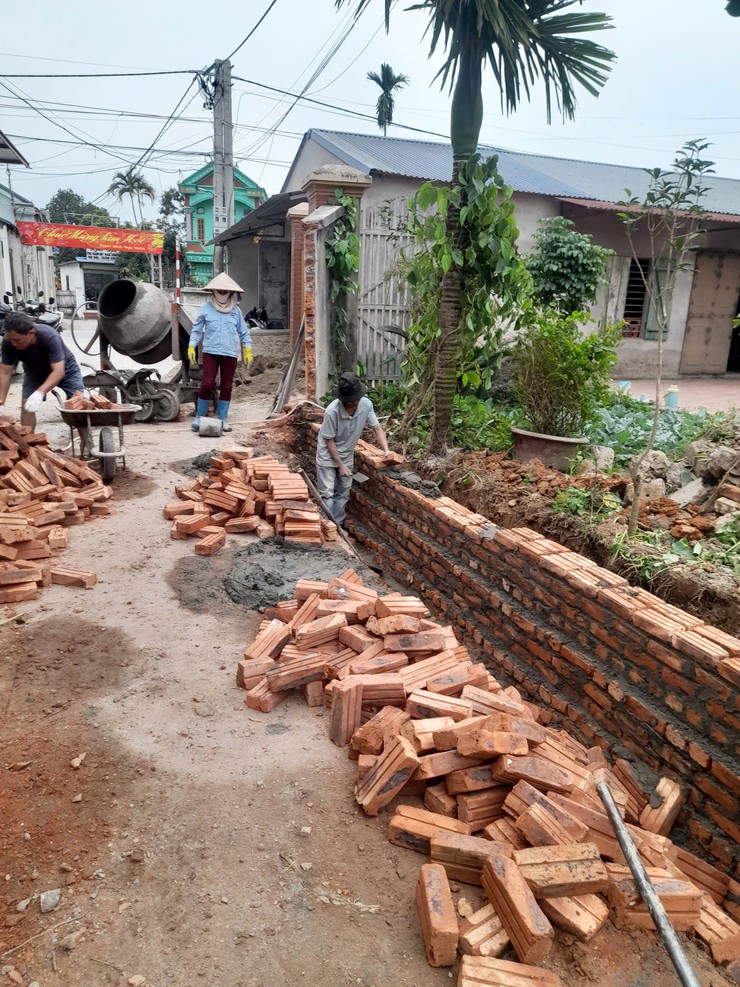 Nhân dân thôn 8 hiến hàng trăm m2 đất thổ cư để mở rộng đường giao thông nông thôn- Ảnh 4.