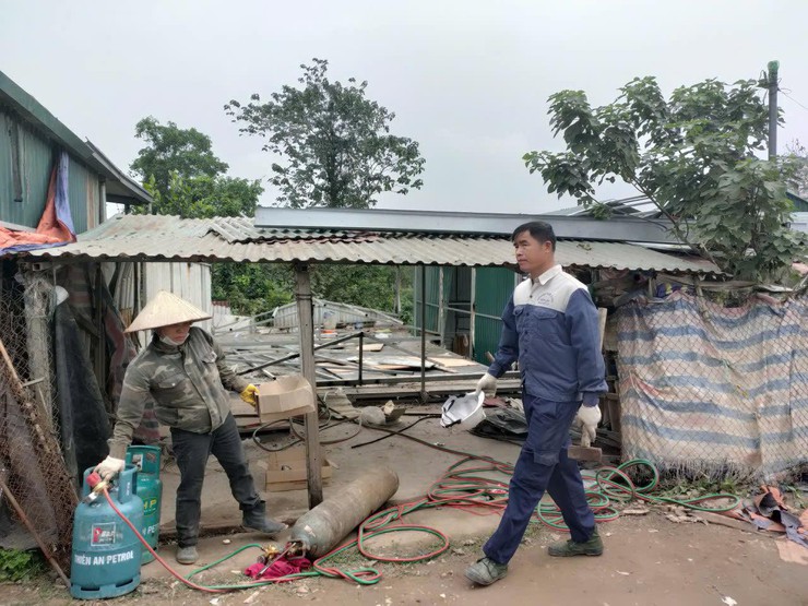 Phường Hồng Hà tiếp tục triển khai di dời các hộ tại khu vực bờ sông con phục vụ dự án cầu Tứ Liên- Ảnh 3.