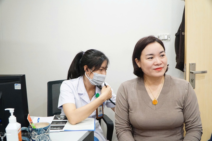 Phường Ba Đình tổ chức khám sức khỏe cho nữ cán bộ nhân dịp kỷ niệm 116 năm Ngày Quốc tế Phụ nữ (08/3)- Ảnh 5.