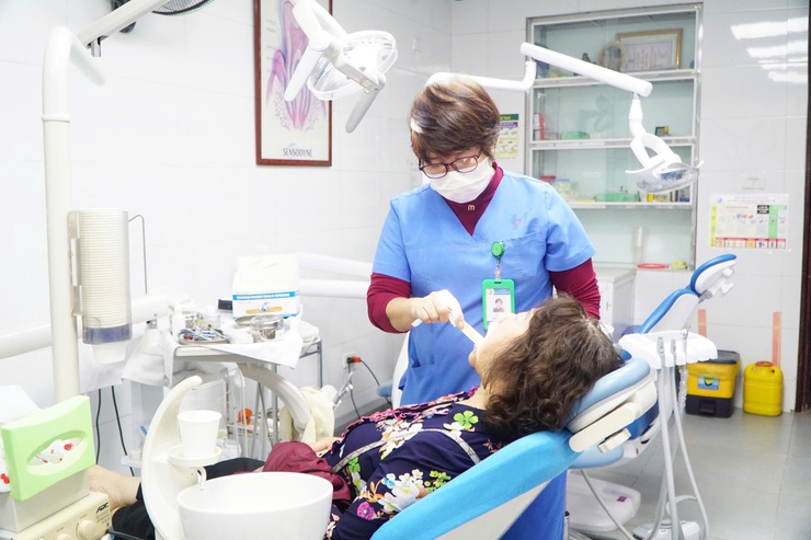 Phường Ba Đình tổ chức khám sức khỏe cho nữ cán bộ nhân dịp kỷ niệm 116 năm Ngày Quốc tế Phụ nữ (08/3)- Ảnh 6.