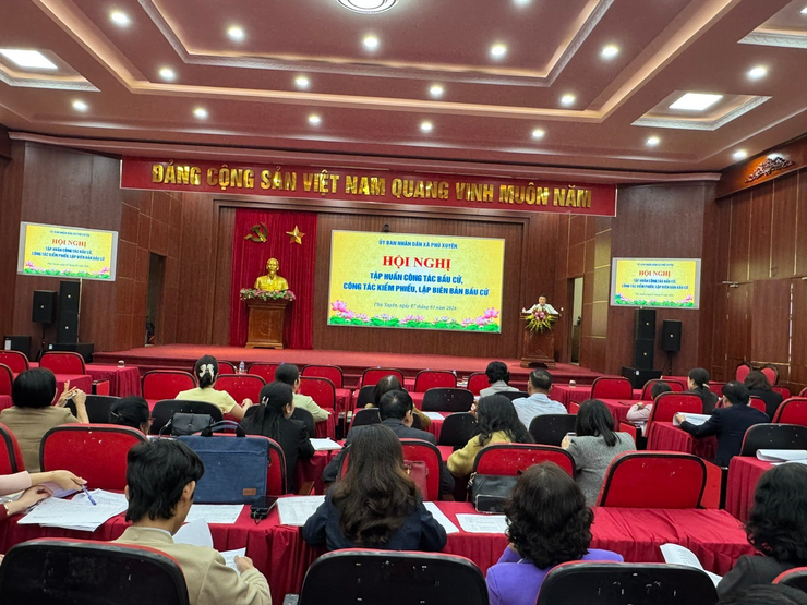 Xã Phú Xuyên tổ chức hội nghị tập huấn công tác bầu cử
kiểm phiếu và lập biên bản bầu cử
- Ảnh 3.