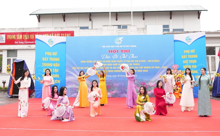 Hội Phụ nữ xã Bát Tràng tổ chức nhiều hoạt động chào mừng Ngày Quốc tế Phụ nữ 8-3- Ảnh 4.
