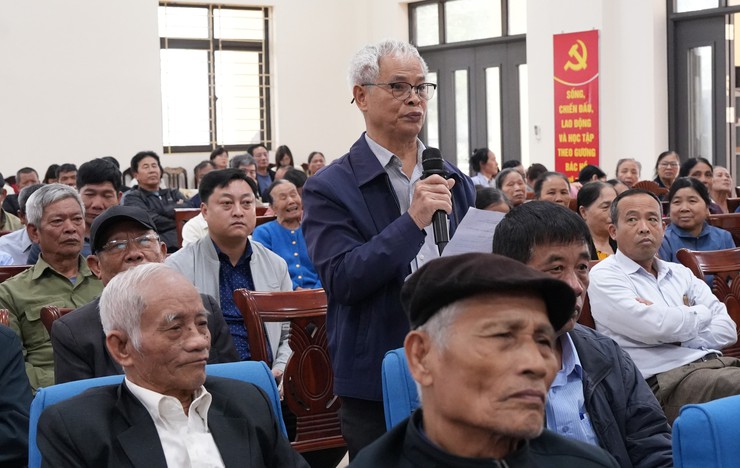 Cử tri đơn vị bầu cử số 5 kỳ vọng vào những cam kết hát triển của các ứng cử viên đại biểu HĐND xã Bát Tràng- Ảnh 8.