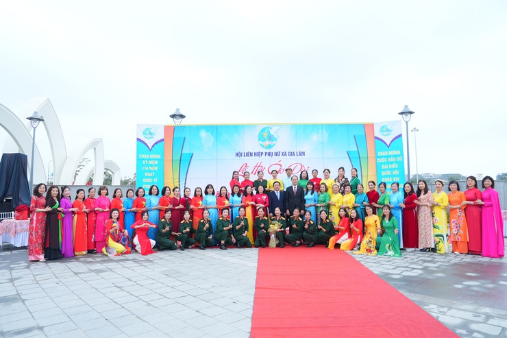 Sôi nổi “Lễ hội áo dài” chào mừng Ngày Quốc tế Phụ nữ 8/3 tại xã Gia Lâm- Ảnh 12.