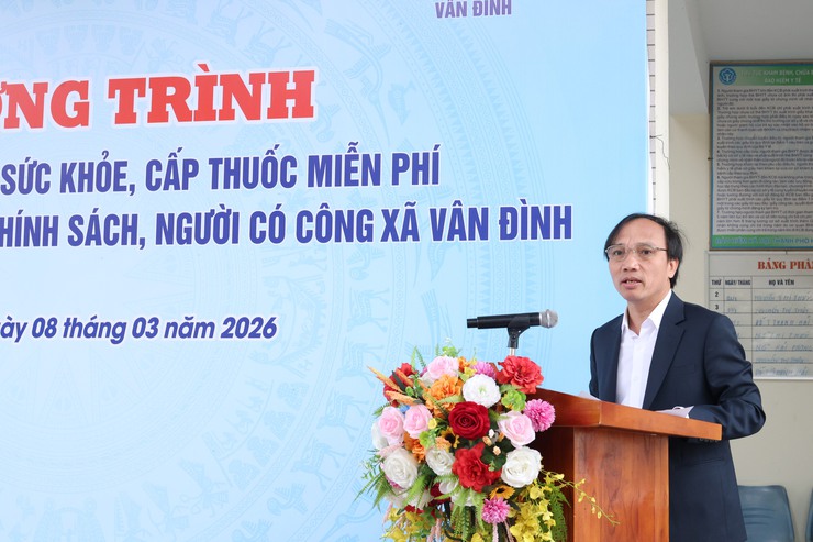 Xã Vân Đình: Tổ chức khám bệnh, cấp thuốc miễn phí và tặng quà cho người có công, người cao tuổi trên địa bàn- Ảnh 1.