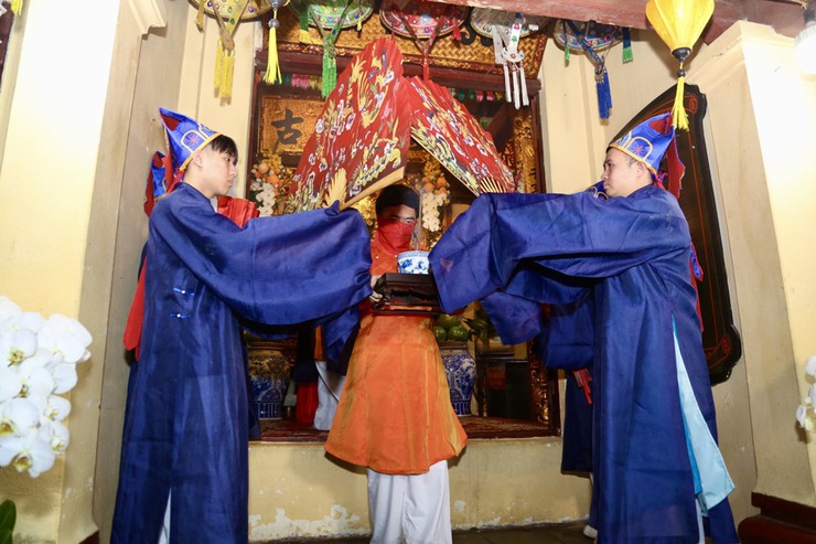 Ba Đình công bố Lễ hội Tam giáp là Di sản văn hóa phi vật thể quốc gia, kỷ niệm 1.000 năm Ngày sinh Đức Thánh Huyền Thiên Hắc Đế- Ảnh 5.