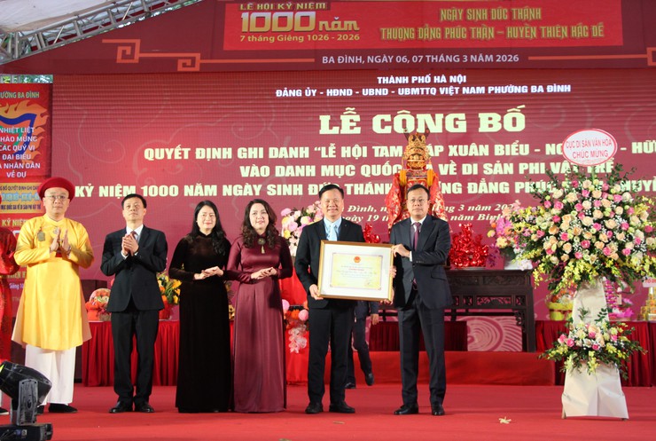 Ba Đình công bố Lễ hội Tam giáp là Di sản văn hóa phi vật thể quốc gia, kỷ niệm 1.000 năm Ngày sinh Đức Thánh Huyền Thiên Hắc Đế- Ảnh 1.