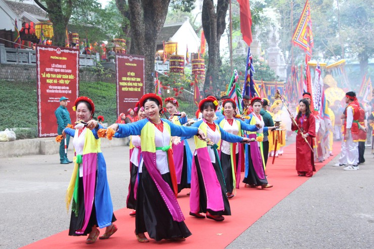 Ba Đình công bố Lễ hội Tam giáp là Di sản văn hóa phi vật thể quốc gia, kỷ niệm 1.000 năm Ngày sinh Đức Thánh Huyền Thiên Hắc Đế- Ảnh 4.