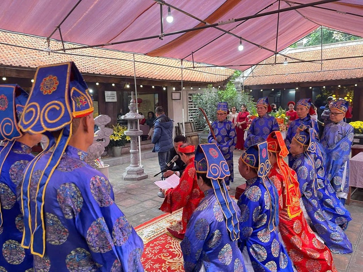 Ba Đình công bố Lễ hội Tam giáp là Di sản văn hóa phi vật thể quốc gia, kỷ niệm 1.000 năm Ngày sinh Đức Thánh Huyền Thiên Hắc Đế- Ảnh 25.