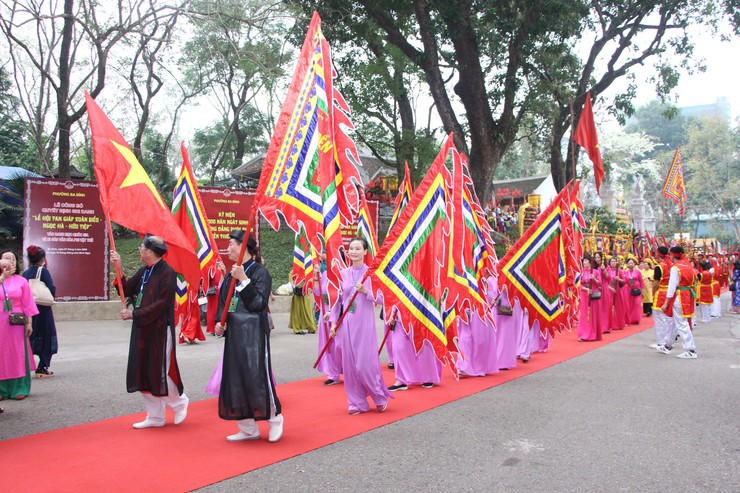 Ba Đình công bố Lễ hội Tam giáp là Di sản văn hóa phi vật thể quốc gia, kỷ niệm 1.000 năm Ngày sinh Đức Thánh Huyền Thiên Hắc Đế- Ảnh 16.