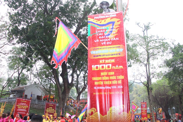 Ba Đình công bố Lễ hội Tam giáp là Di sản văn hóa phi vật thể quốc gia, kỷ niệm 1.000 năm Ngày sinh Đức Thánh Huyền Thiên Hắc Đế- Ảnh 18.