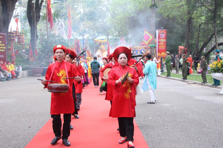 Ba Đình công bố Lễ hội Tam giáp là Di sản văn hóa phi vật thể quốc gia, kỷ niệm 1.000 năm Ngày sinh Đức Thánh Huyền Thiên Hắc Đế- Ảnh 26.