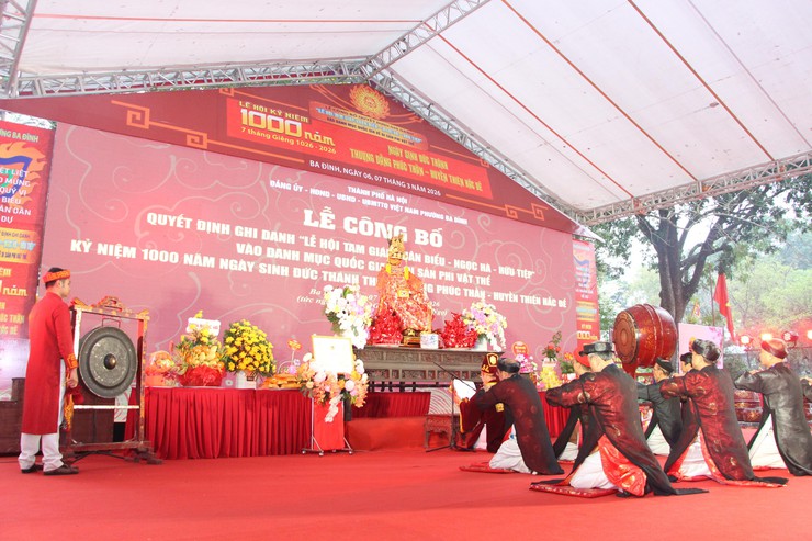 Ba Đình công bố Lễ hội Tam giáp là Di sản văn hóa phi vật thể quốc gia, kỷ niệm 1.000 năm Ngày sinh Đức Thánh Huyền Thiên Hắc Đế- Ảnh 13.