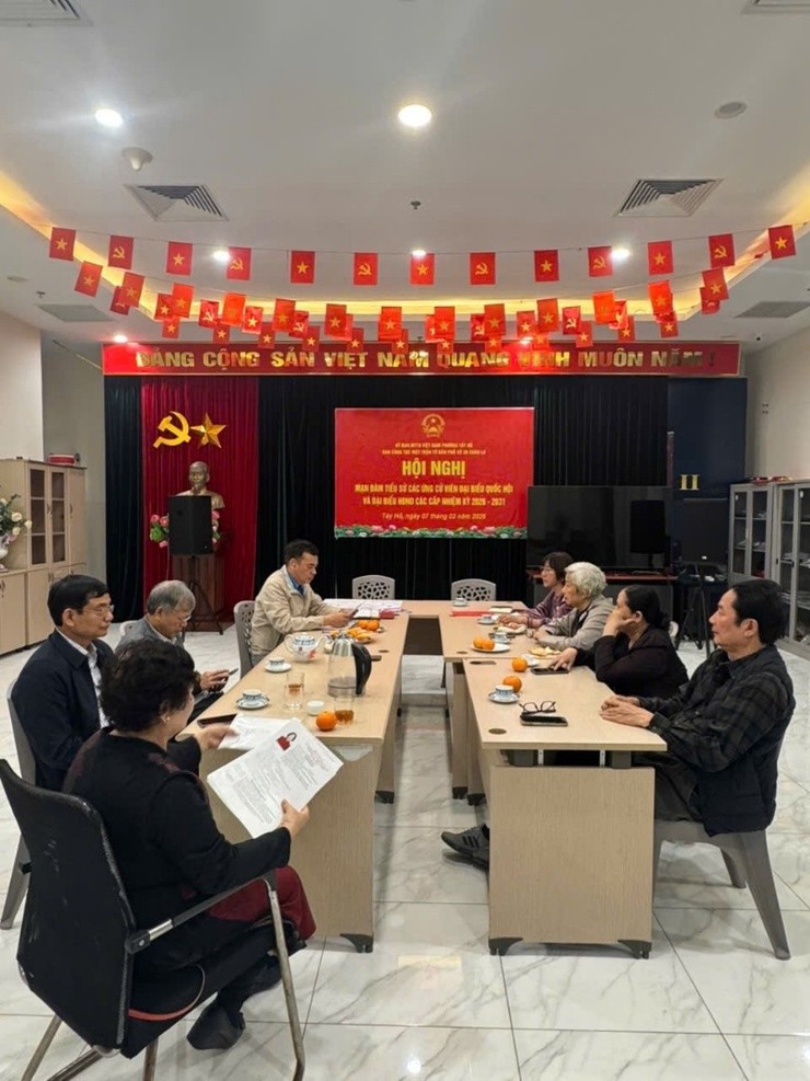 Phường Tây Hồ tổ chức mạn đàm tuyên truyền về bầu cử đại biểu Quốc hội và HĐND các cấp nhiệm kỳ 2026 – 2031 tại các tổ dân phố- Ảnh 8.