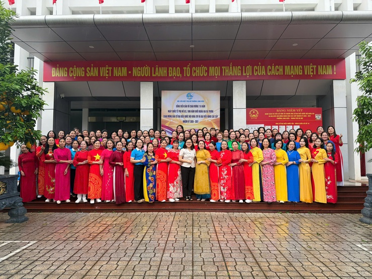 Hội LHPN phường Long Biên tổ chức đồng diễn dân vũ chào mừng Ngày Quốc tế Phụ nữ 8/3, Khởi nghĩa Hai Bà Trưng và hướng tới cuộc bầu cử đại biểu Quốc hội khóa XVI, đại biểu HĐND các cấp nhiệm kỳ 2026 – 2031.- Ảnh 1.