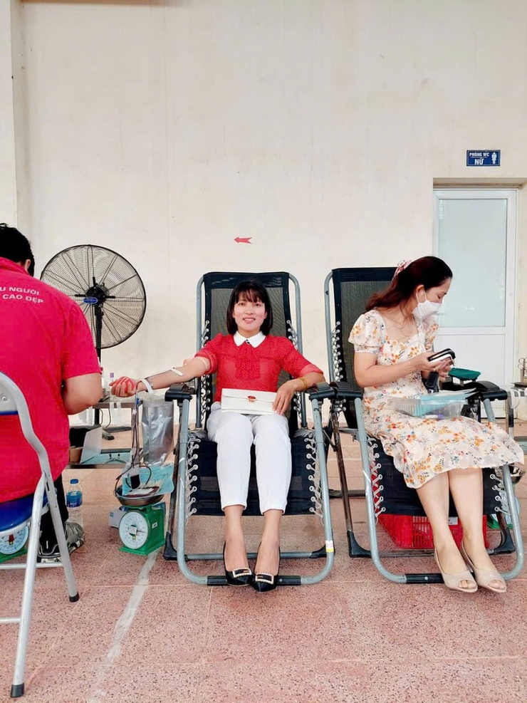 "BÔNG HOA HƯỚNG DƯƠNG" TỎA SÁNG NHÂN NGÀY QUỐC TẾ PHỤ NỮ 8/3
Cô giáo Lã Thị Hải – người thắp lửa tâm huyết cho ngôi trường hạnh phúc- Ảnh 7.