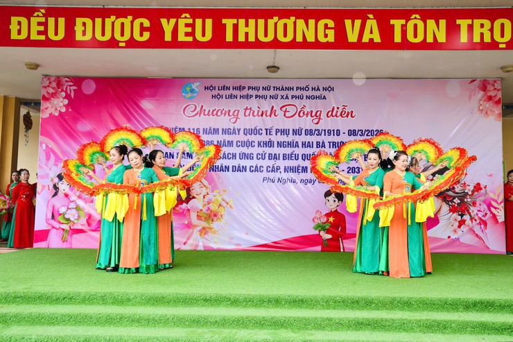 Hội LHPN xã Phú Nghĩa: Sôi nổi đồng diễn dân vũ, giao lưu văn nghệ kỷ niệm 116 năm ngày Quốc tế Phụ nữ 8/3/1910 – 8/3/2026 và 1986 năm cuộc khởi nghĩa Hai Bà Trưng- Ảnh 8.