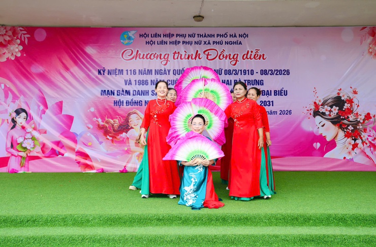 Hội LHPN xã Phú Nghĩa: Sôi nổi đồng diễn dân vũ, giao lưu văn nghệ kỷ niệm 116 năm ngày Quốc tế Phụ nữ 8/3/1910 – 8/3/2026 và 1986 năm cuộc khởi nghĩa Hai Bà Trưng- Ảnh 9.