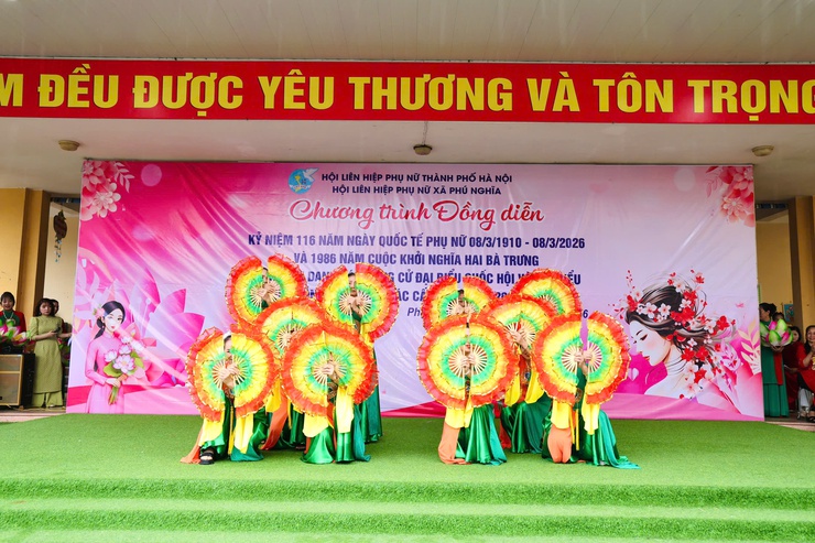 Hội LHPN xã Phú Nghĩa: Sôi nổi đồng diễn dân vũ, giao lưu văn nghệ kỷ niệm 116 năm ngày Quốc tế Phụ nữ 8/3/1910 – 8/3/2026 và 1986 năm cuộc khởi nghĩa Hai Bà Trưng- Ảnh 10.