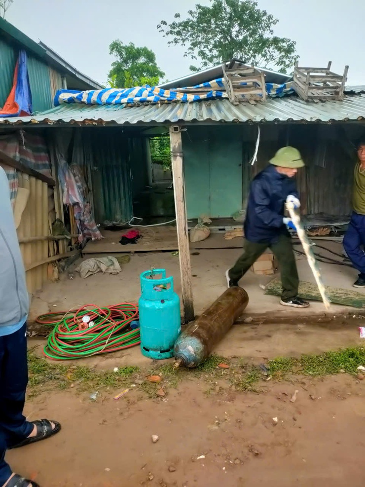 Phường Hồng Hà tiếp tục triển khai di dời các hộ tại khu vực bờ sông con phục vụ dự án cầu Tứ Liên- Ảnh 4.