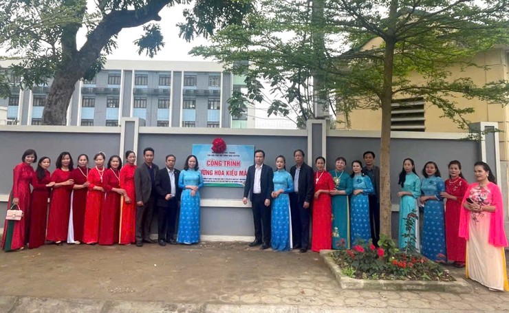 Hội Phụ nữ xã Bát Tràng tổ chức nhiều hoạt động chào mừng Ngày Quốc tế Phụ nữ 8-3- Ảnh 10.