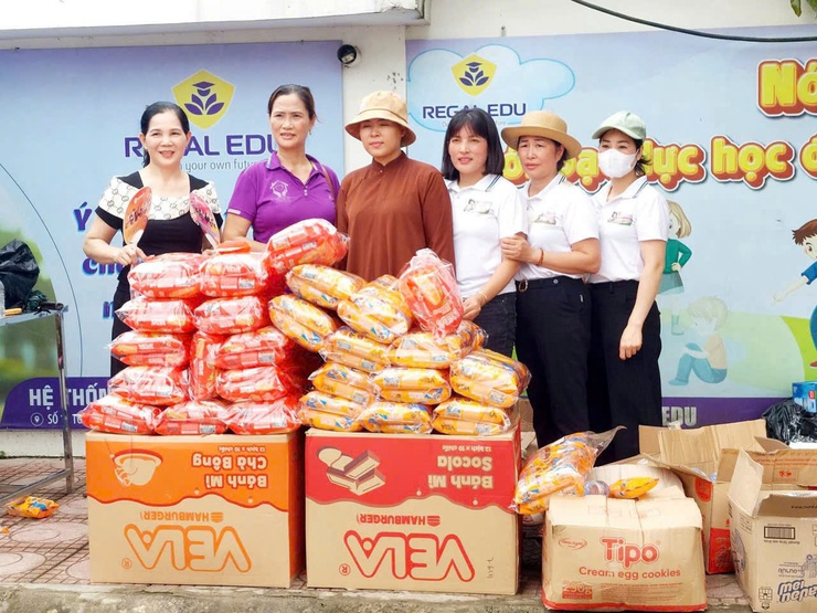 "BÔNG HOA HƯỚNG DƯƠNG" TỎA SÁNG NHÂN NGÀY QUỐC TẾ PHỤ NỮ 8/3
Cô giáo Lã Thị Hải – người thắp lửa tâm huyết cho ngôi trường hạnh phúc- Ảnh 12.