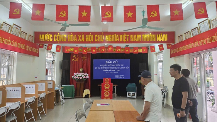 Các Ban bầu cử phường kiểm tra công tác chuẩn bị bầu cử tại khu vực bỏ phiếu trên địa bàn phường Bồ Đề- Ảnh 6.