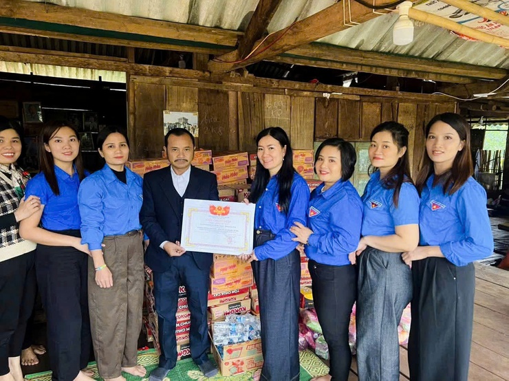  CÔ GIÁO PHẠM THỊ HOA – BÍ THƯ CHI BỘ, HIỆU TRƯỞNG TRƯỜNG MẦM NON CAO DƯƠNG:
      TẤM GƯƠNG PHỤ NỮ TÂM HUYẾT TRONG SỰ NGHIỆP "ƯƠM MẦM TƯƠNG LAI"- Ảnh 13.