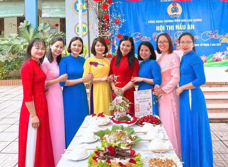  CÔ GIÁO PHẠM THỊ HOA – BÍ THƯ CHI BỘ, HIỆU TRƯỞNG TRƯỜNG MẦM NON CAO DƯƠNG:
      TẤM GƯƠNG PHỤ NỮ TÂM HUYẾT TRONG SỰ NGHIỆP "ƯƠM MẦM TƯƠNG LAI"- Ảnh 2.