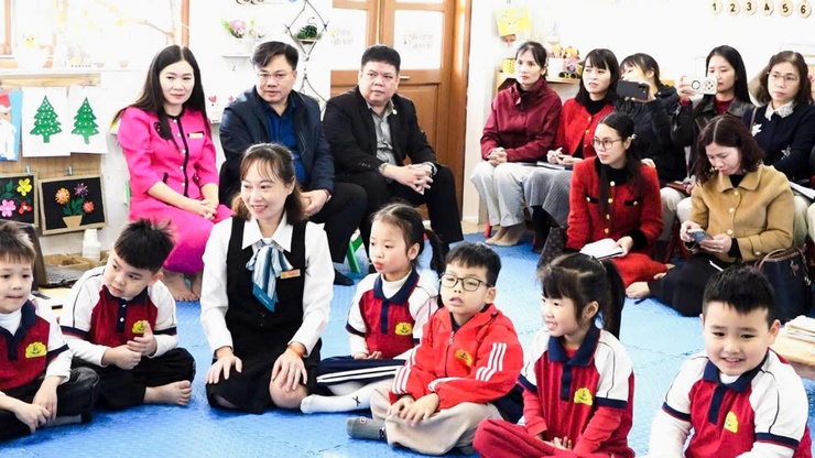  CÔ GIÁO PHẠM THỊ HOA – BÍ THƯ CHI BỘ, HIỆU TRƯỞNG TRƯỜNG MẦM NON CAO DƯƠNG:
      TẤM GƯƠNG PHỤ NỮ TÂM HUYẾT TRONG SỰ NGHIỆP "ƯƠM MẦM TƯƠNG LAI"- Ảnh 6.