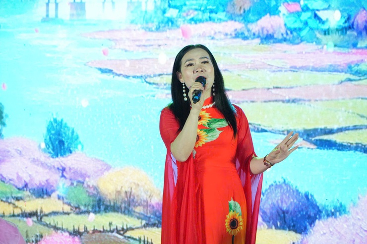  CÔ GIÁO PHẠM THỊ HOA – BÍ THƯ CHI BỘ, HIỆU TRƯỞNG TRƯỜNG MẦM NON CAO DƯƠNG:
      TẤM GƯƠNG PHỤ NỮ TÂM HUYẾT TRONG SỰ NGHIỆP "ƯƠM MẦM TƯƠNG LAI"- Ảnh 10.