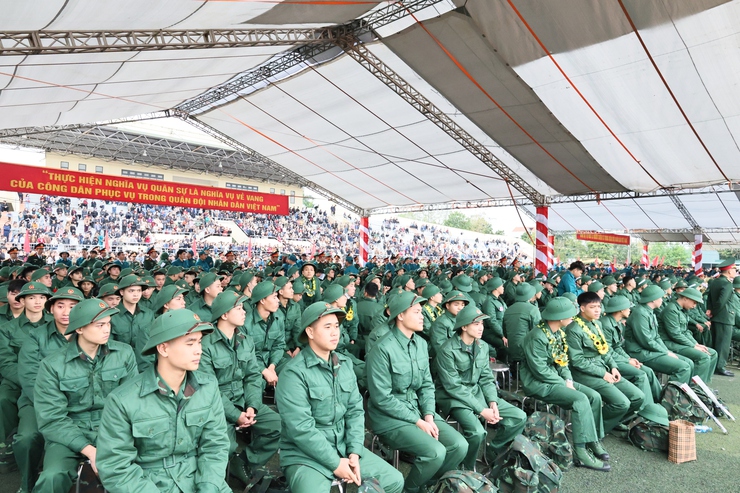 Hậu phương vững chắc - điểm tựa để người lính trẻ vững bước- Ảnh 1.