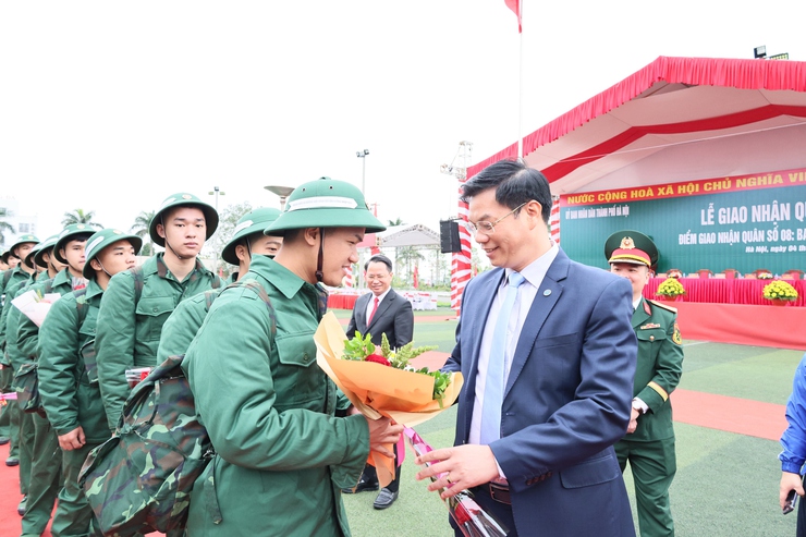 Hậu phương vững chắc - điểm tựa để người lính trẻ vững bước- Ảnh 2.