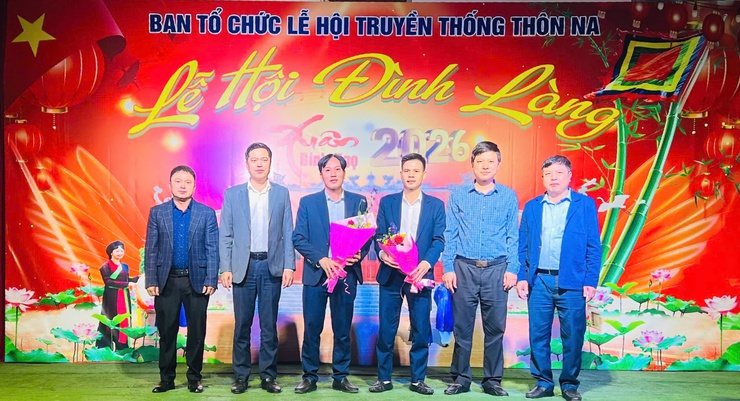 RỘN RÀNG LỄ HỘI TẠI ĐÌNH LÀNG THÔN NA- Ảnh 3.